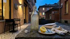 Acqua con semi di chia e limone: cosa cambia davvero su sazietà e regolarità (senza scorciatoie)